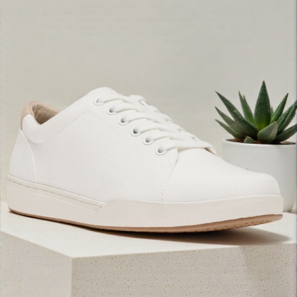 Abeo Women Encore Lace White Canvs M Shoes 9 With Box Store Displays